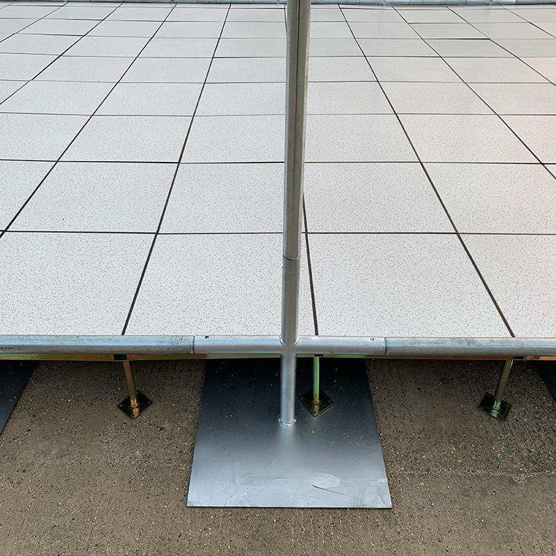 Namiot odciążający o konstrukcji stalowej o wymiarach 5 x 7 m, pokryty membraną