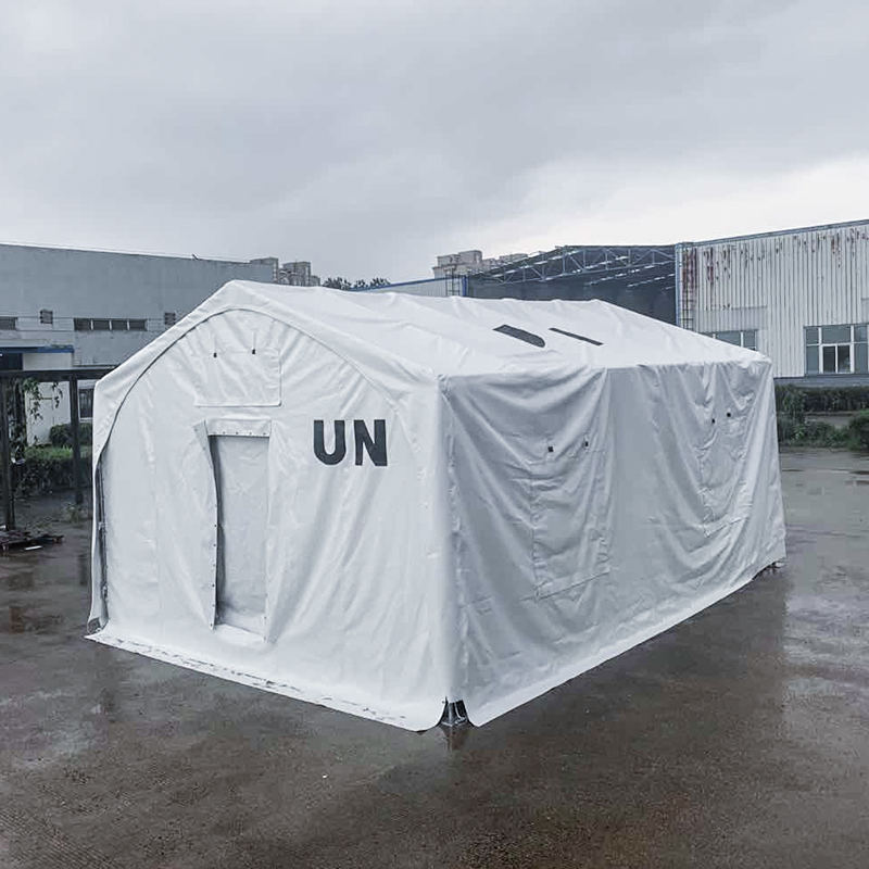 Namiot odciążający o konstrukcji stalowej o wymiarach 5 x 7 m, pokryty membraną