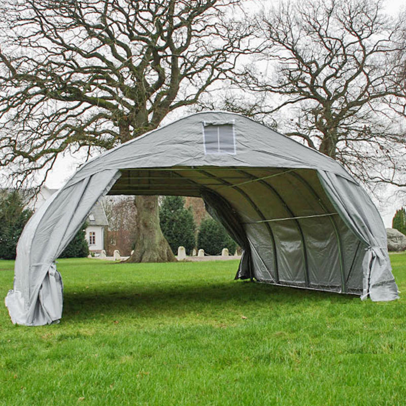 Bardzo duża podwójna przenośna wiata garażowa z PCV o wymiarach 5,6 x 6,1 m (18 x 20 cali).