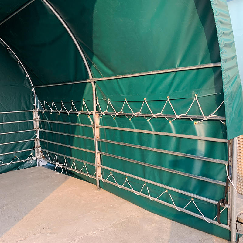Przenośne schroniska dla zwierząt gospodarskich o wymiarach 4x4mx3,15m dla koni, krów i owiec