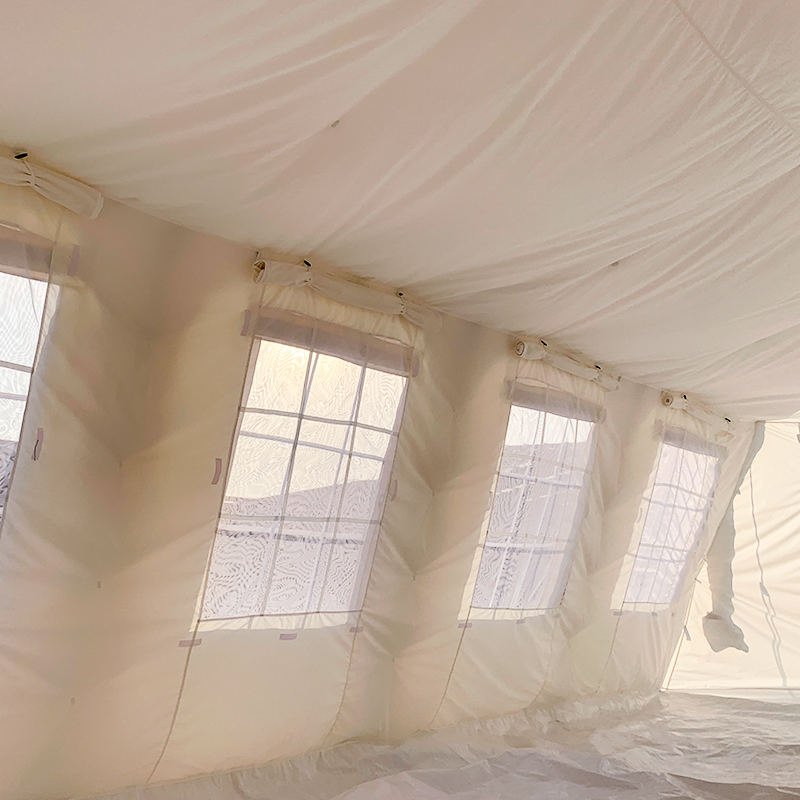 Uniwersalny, ognioodporny namiot typu Huggy o powierzchni 42 m² w standardzie UNICEF